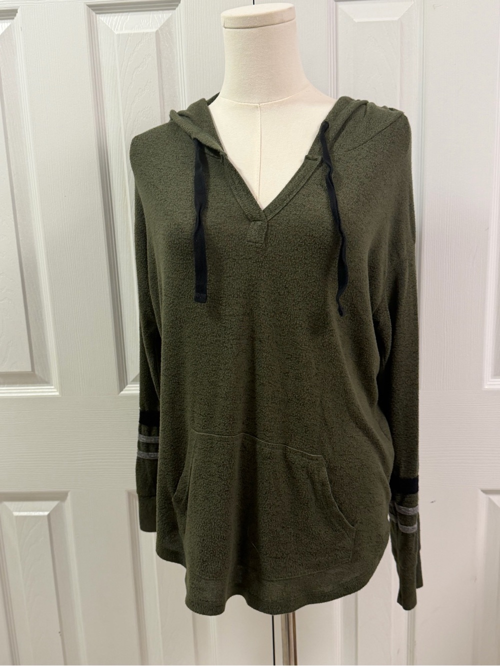 MIX by Hathaway Olive Green Hooded Tunic Top Size Small